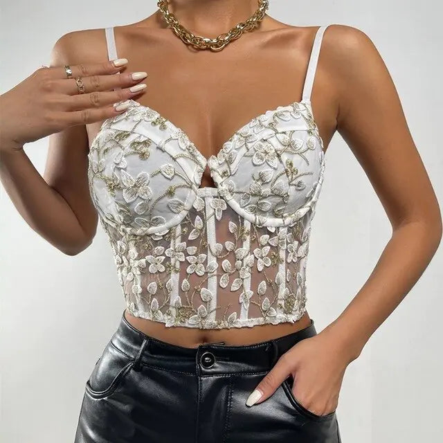 Top Corto Ajustado con Encaje Floral y Detalles Transparentes - High Trend Coture