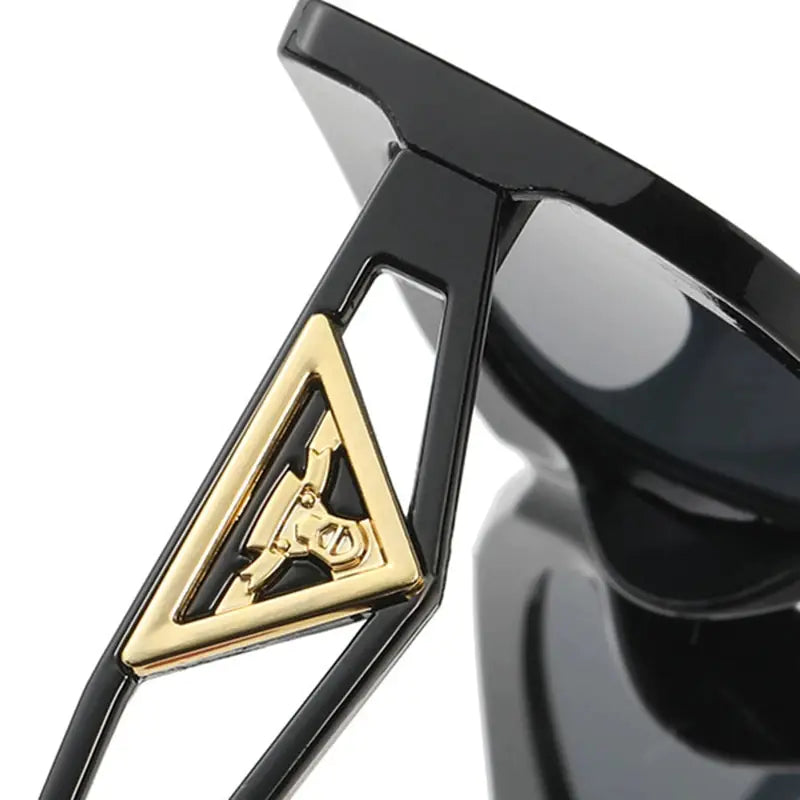 Modern Fashionable Sunglasses - High Trend Coture