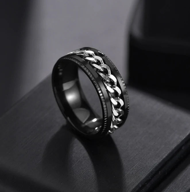 Anillo Giratorio Para Hombre con Detalle Cromado - High Trend Coture