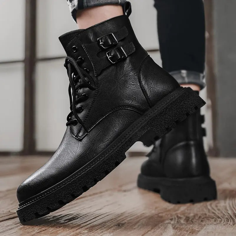 Botas Tobilleras de Cuero Hombre con Hebillas - High Trend Coture