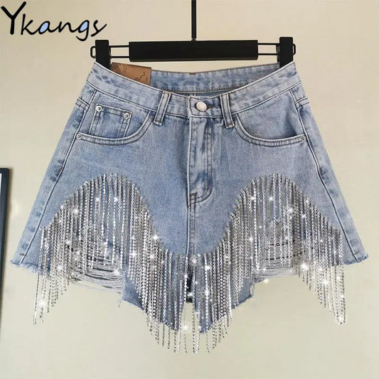 Shorts vaqueros con detalles de diamante y borlas - High Trend Coture